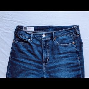 Gap High Rise Cigarette Jean